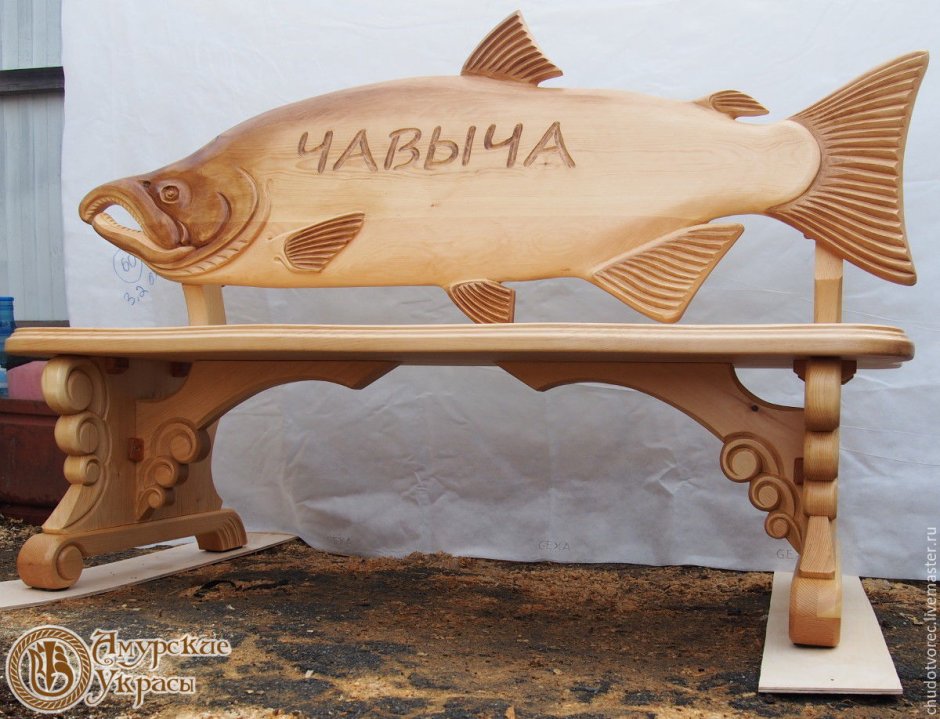 Резная скамейка