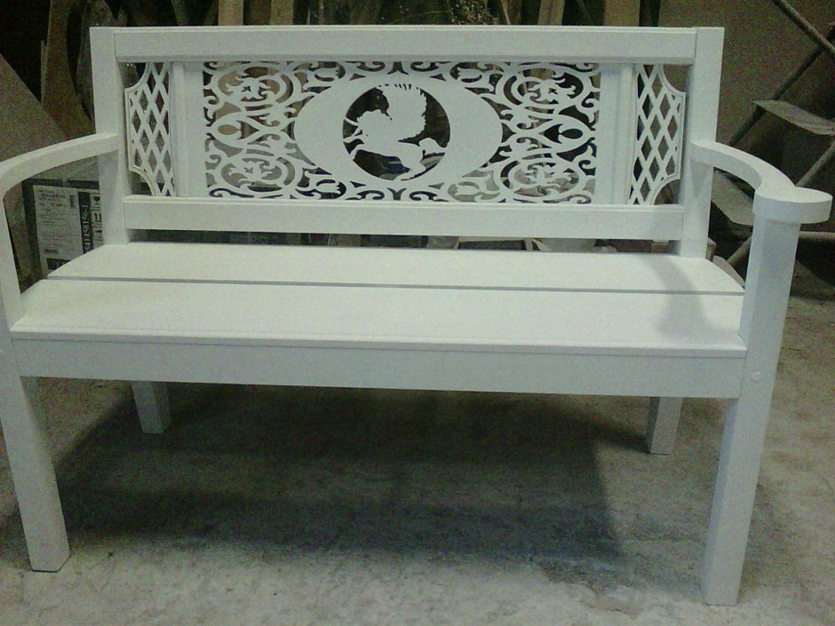 Скамья деревянная