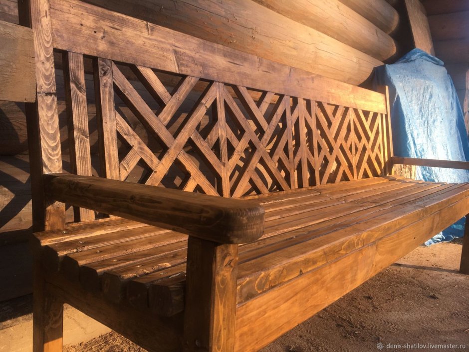 Скамья резная деревянная