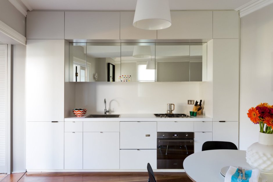 Полки на кухне в скандинавском стиле