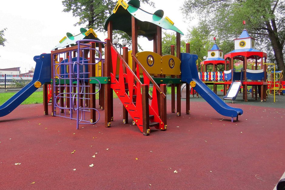 Детская площадка в городе