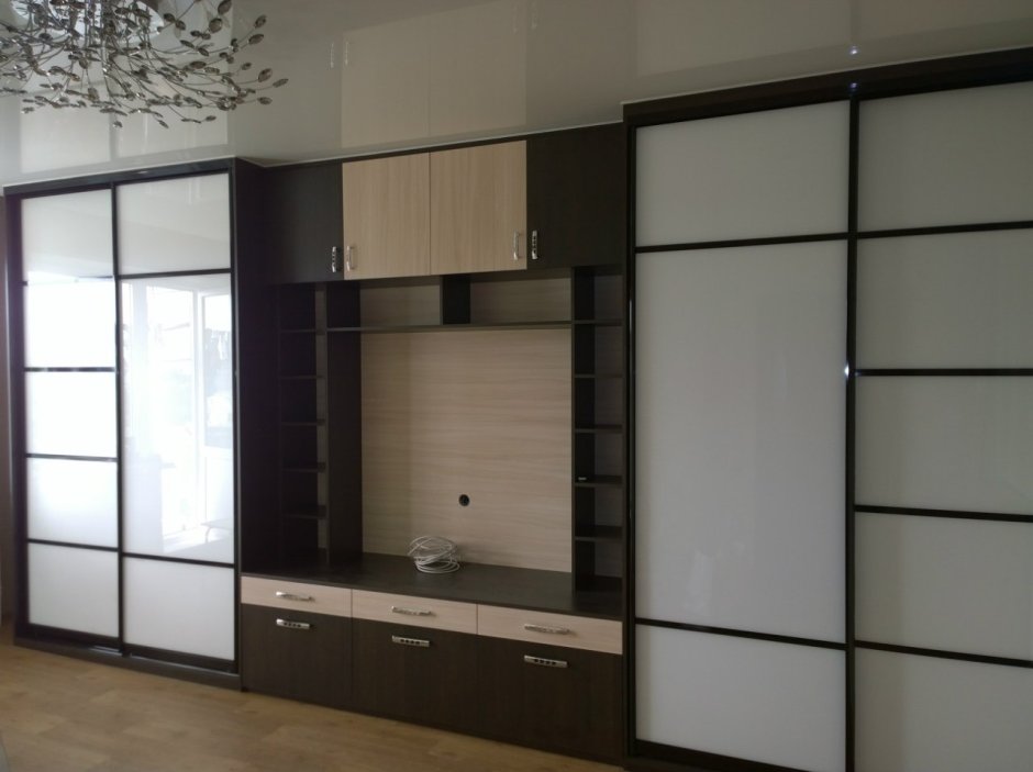 Нике аворио шкаф