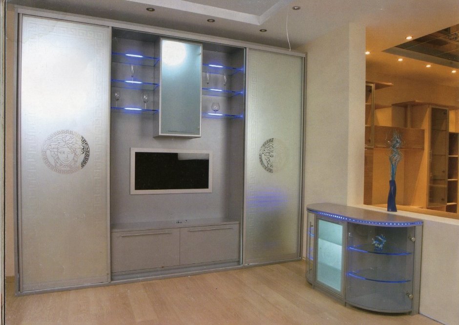 Встроенная стенка в гостиную