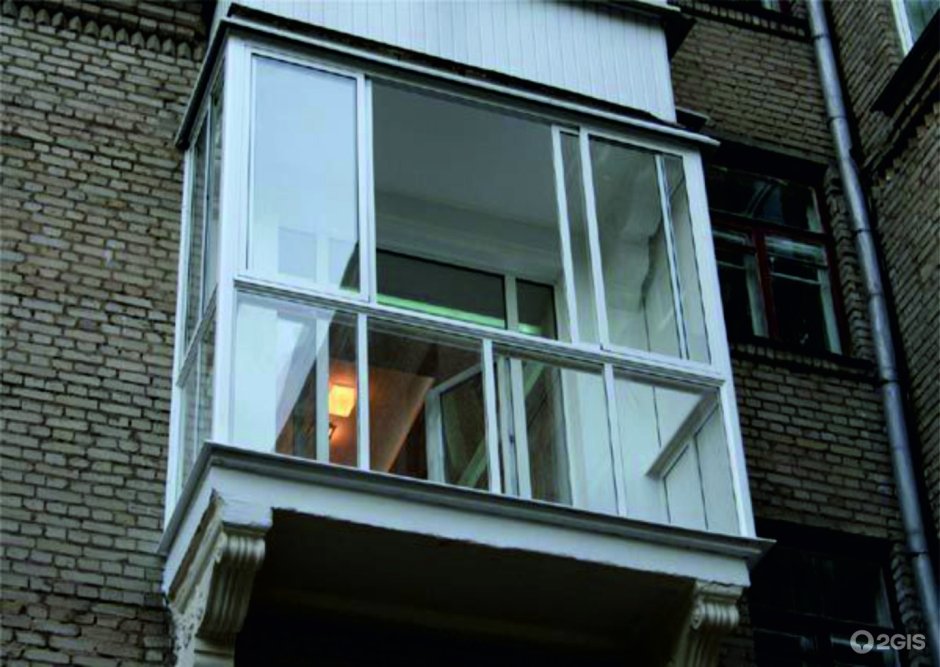 Панорамное остекление балкона в хрущевке