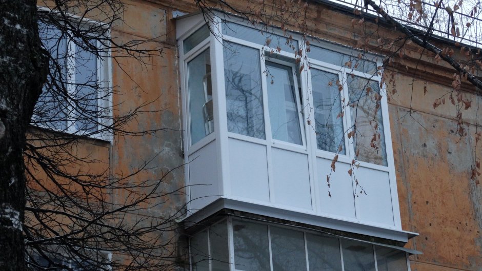 ПВХ В алюминиевый балкон