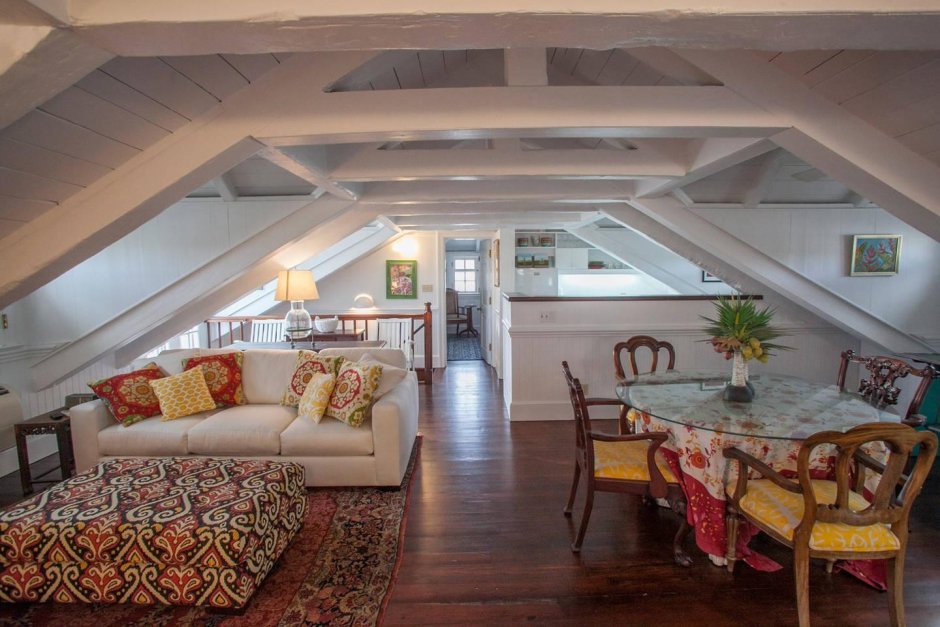 Чердак четырехскатной крыши