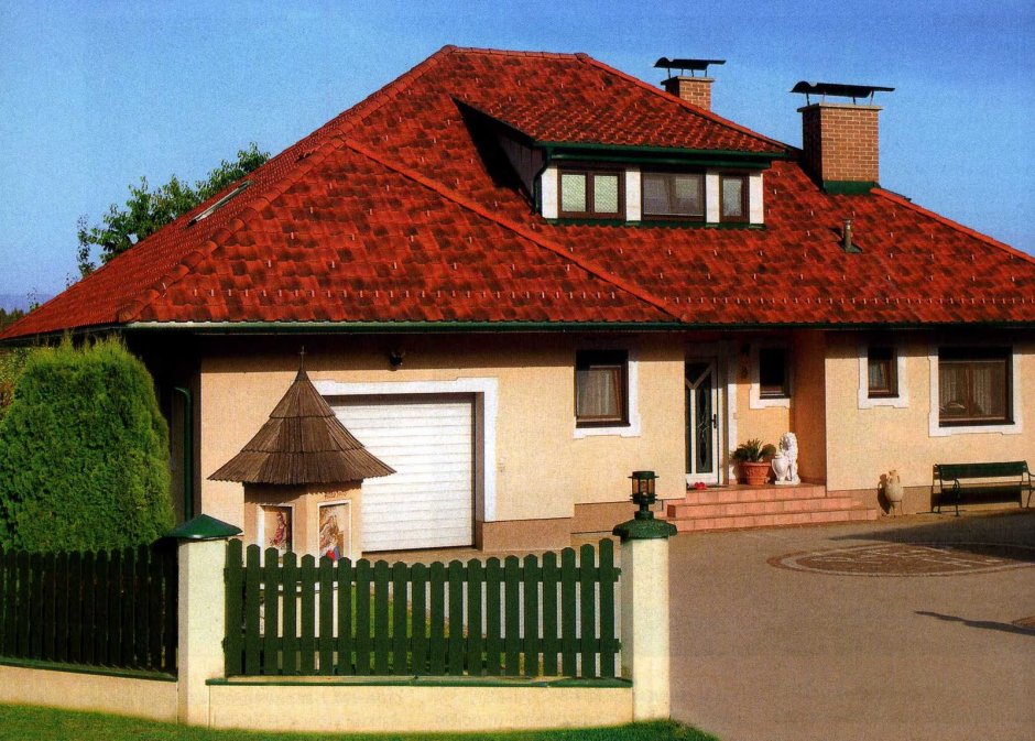 Полувальмовая кровля