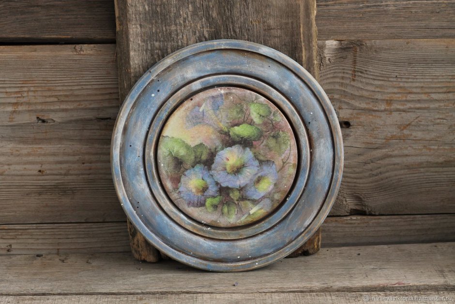 Декоративная тарелка из красной глины