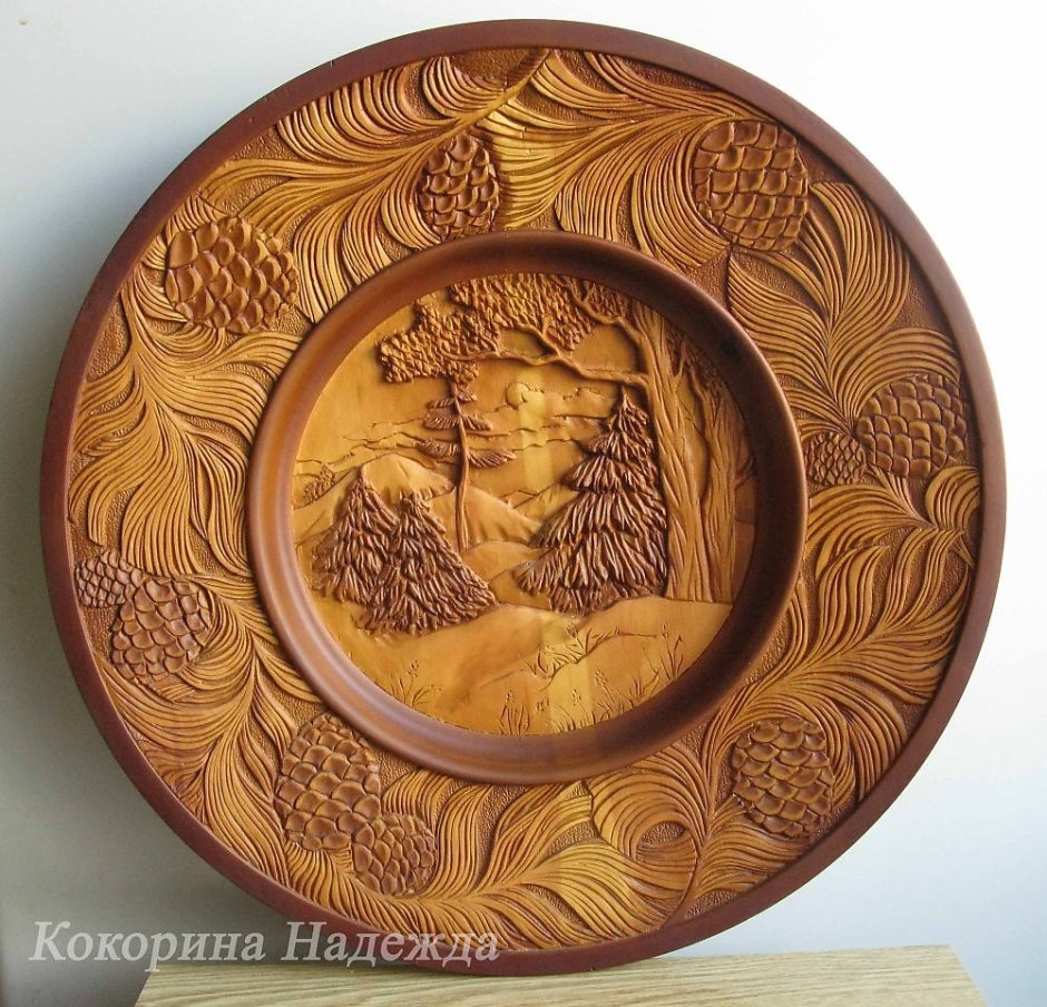 Семеновская роспись тарелки