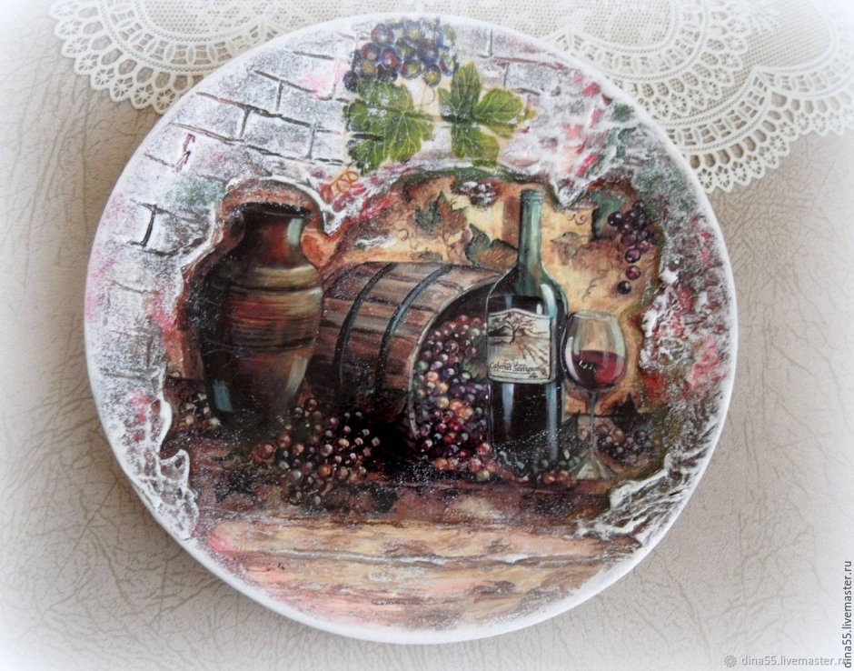 Декоративная деревянная тарелка