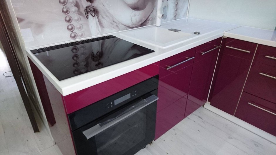 Кухонный гарнитур с варочной панелью