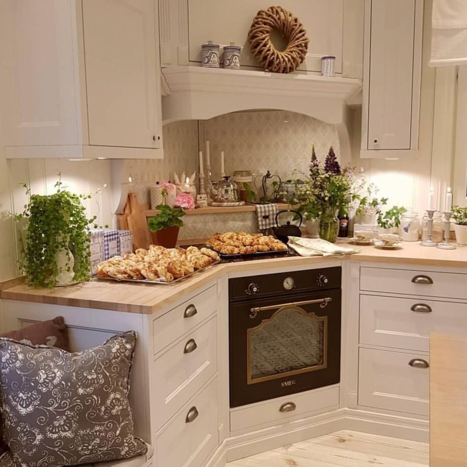 Кухонный гарнитур с плитой в углу