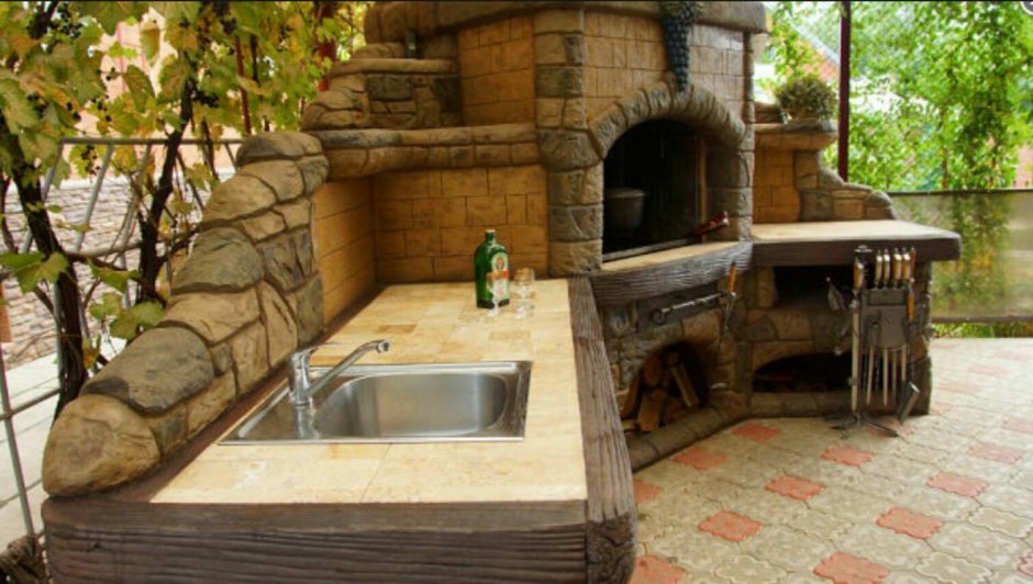 Стол для мангальной зоны