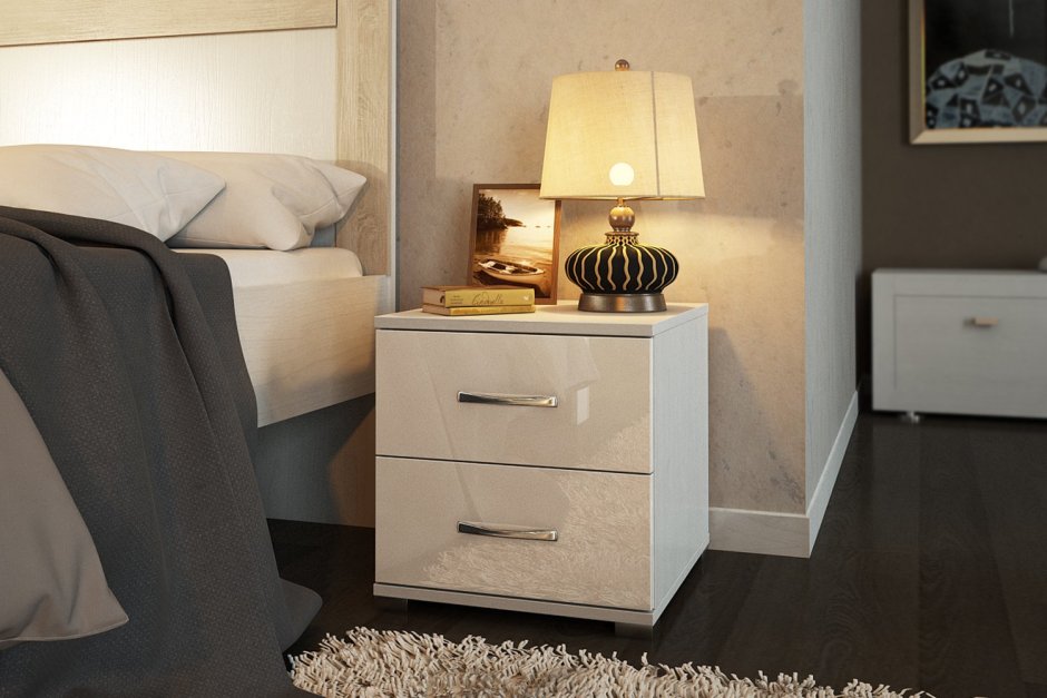 Деревянный прикроватный столик