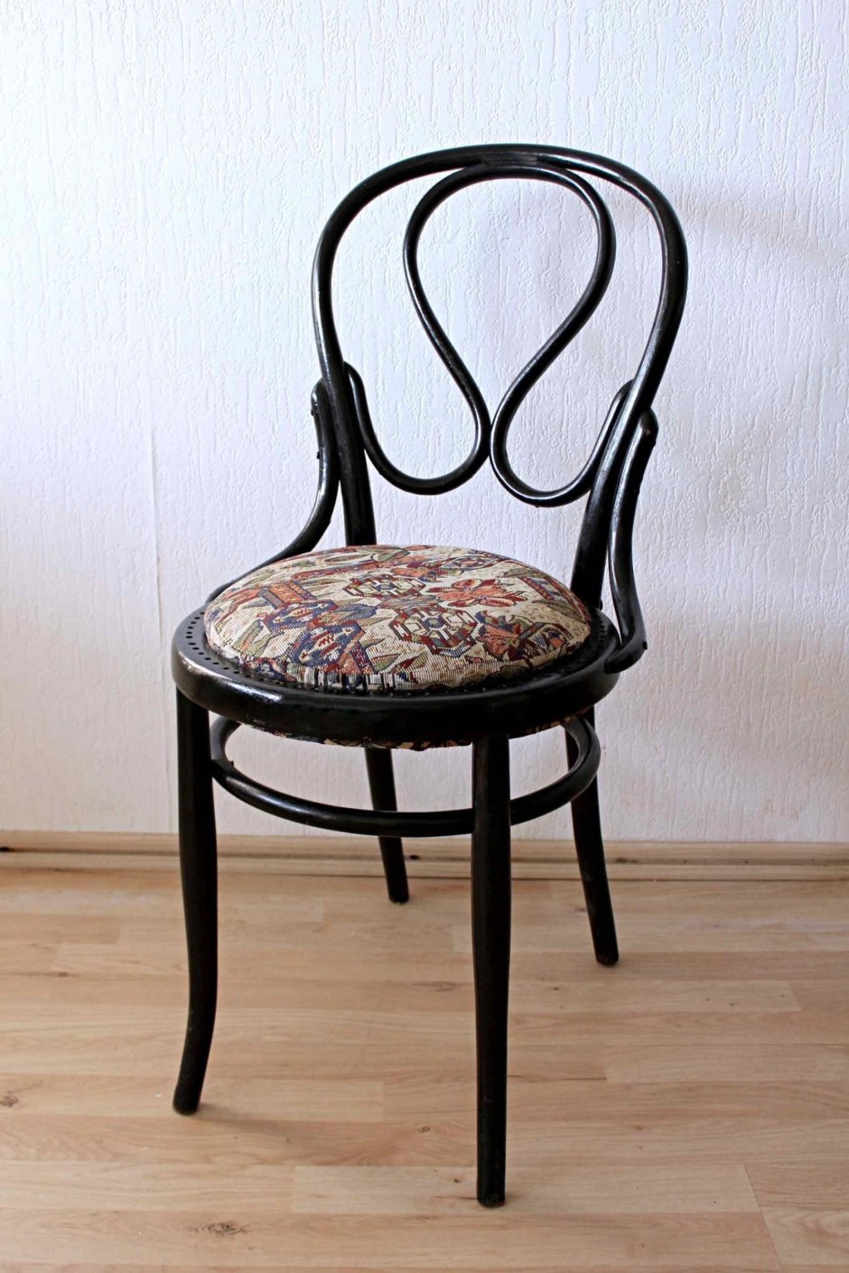 Стулья обтянутые тканью