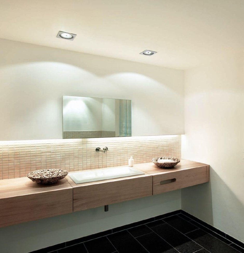 Точечное освещение в ванной