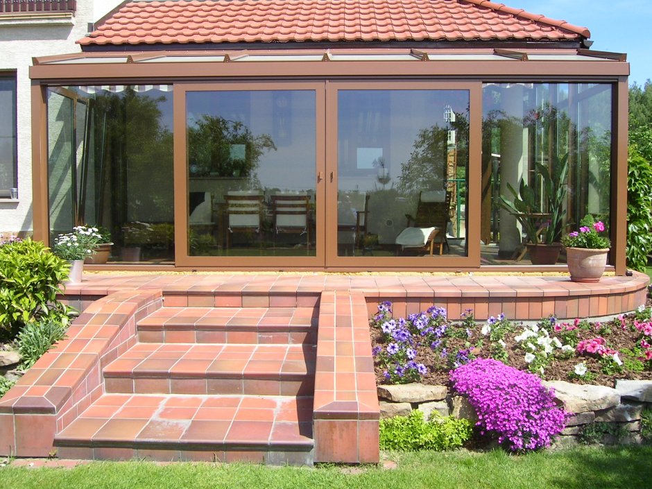 Застекленное крыльцо-зимний сад