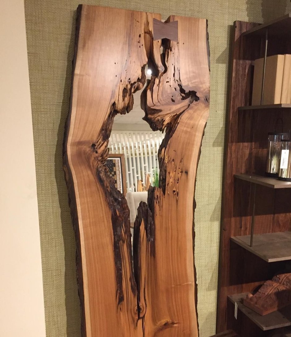 Зеркало в слэбе дерева