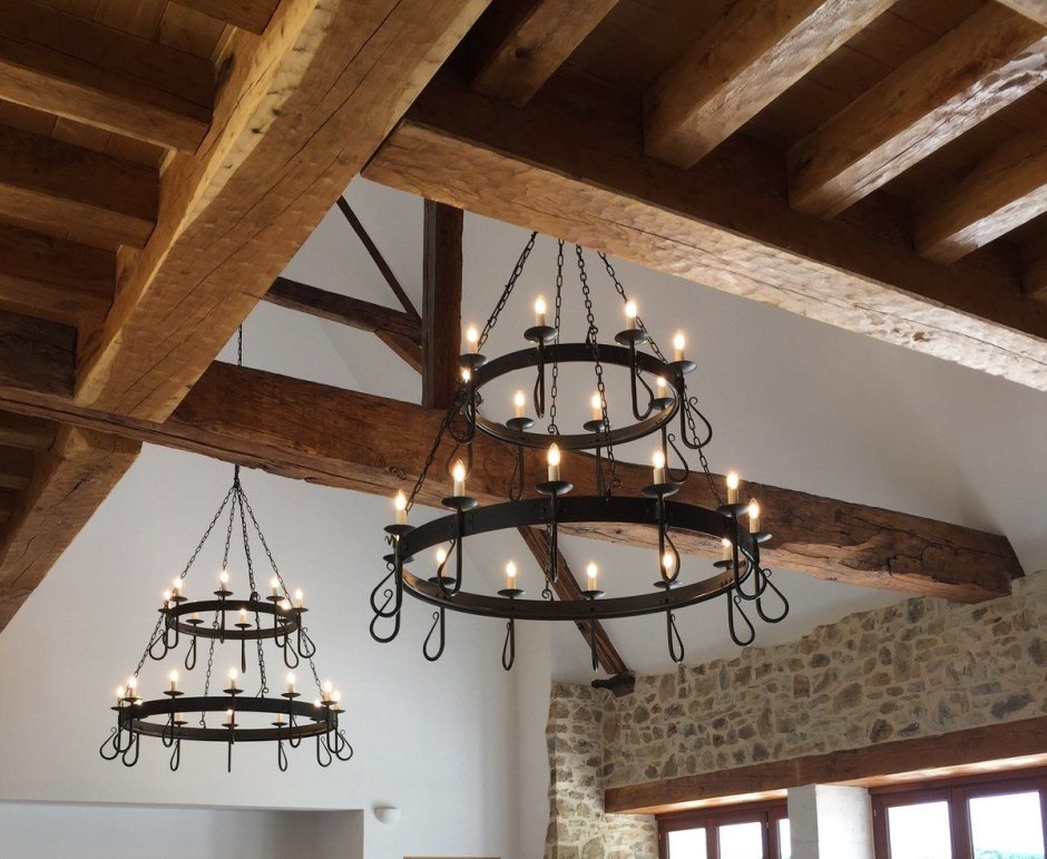 Освещение на деревянном потолке