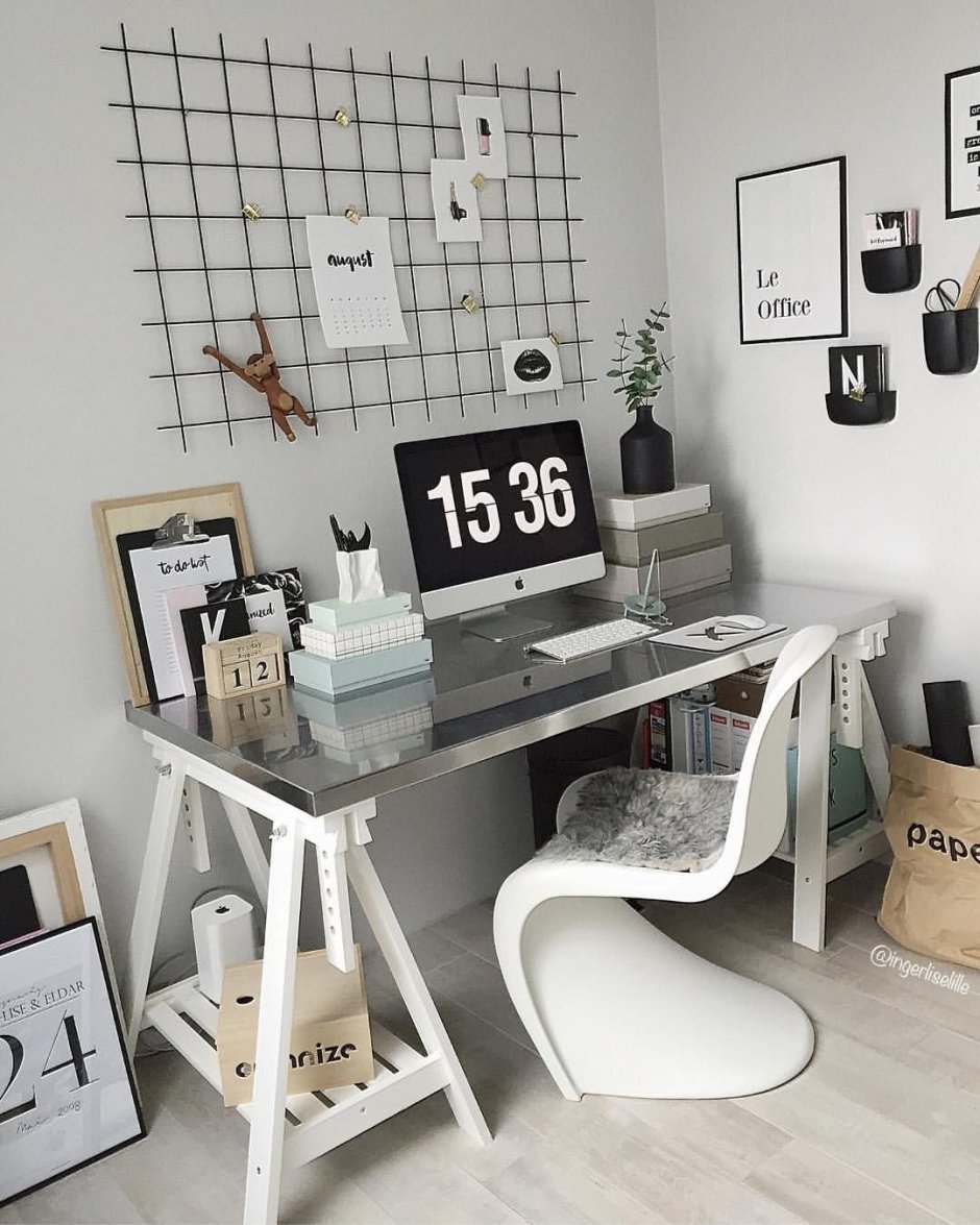 Декорация письменного стола