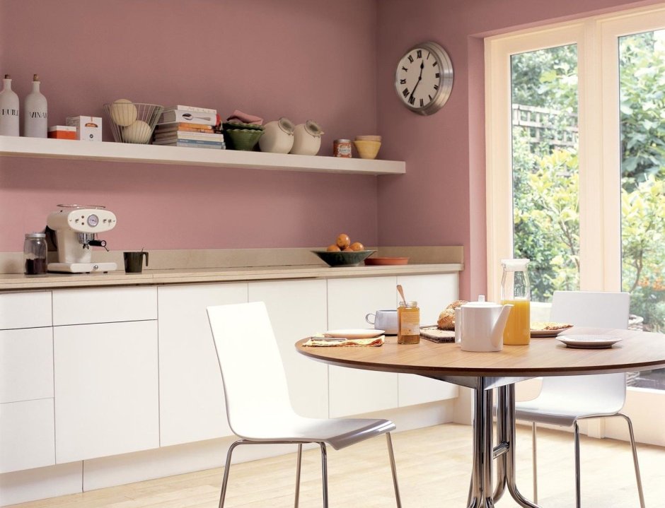 Небольшая кухня с островом