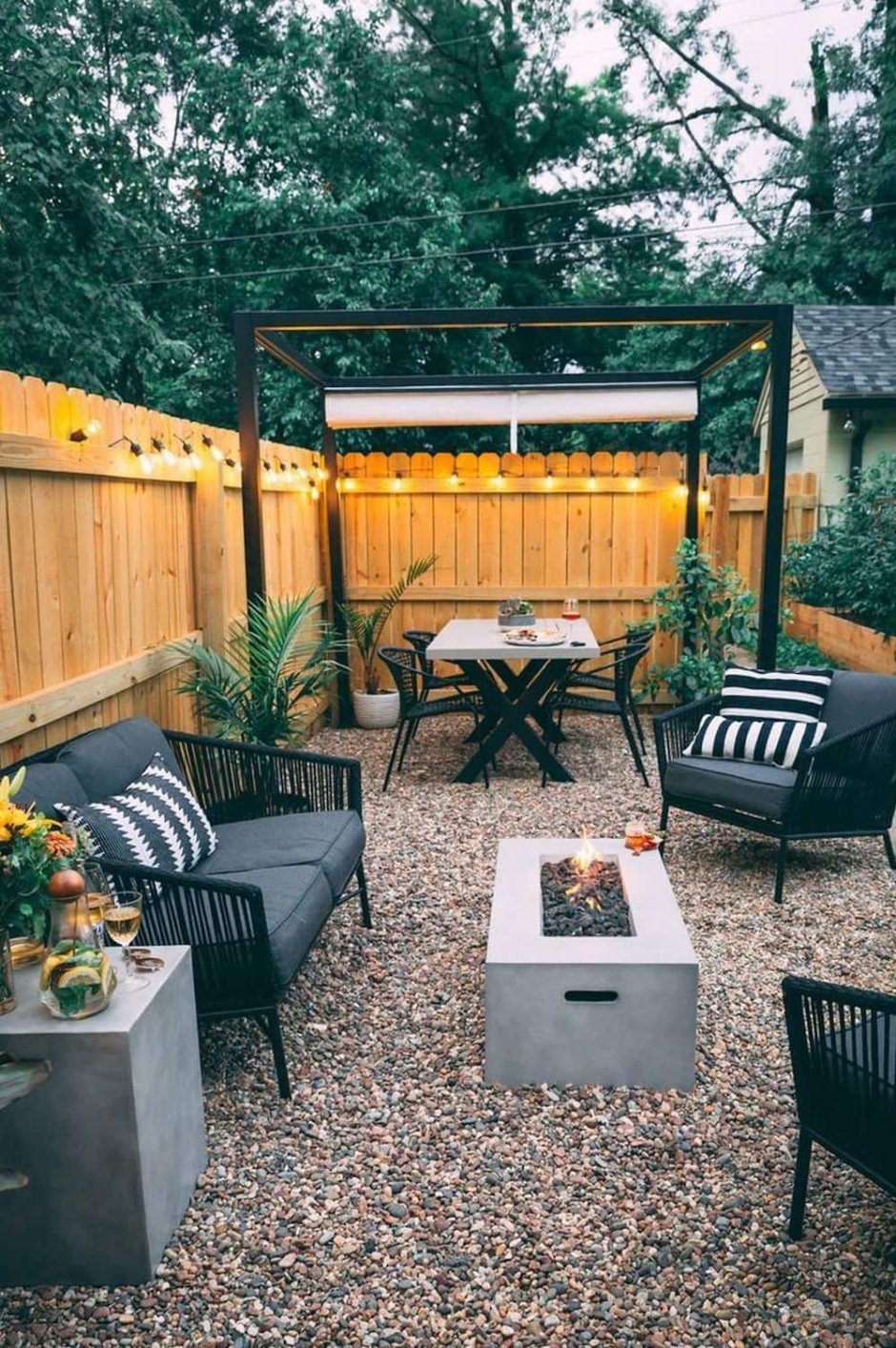 Зона отдыха во дворе