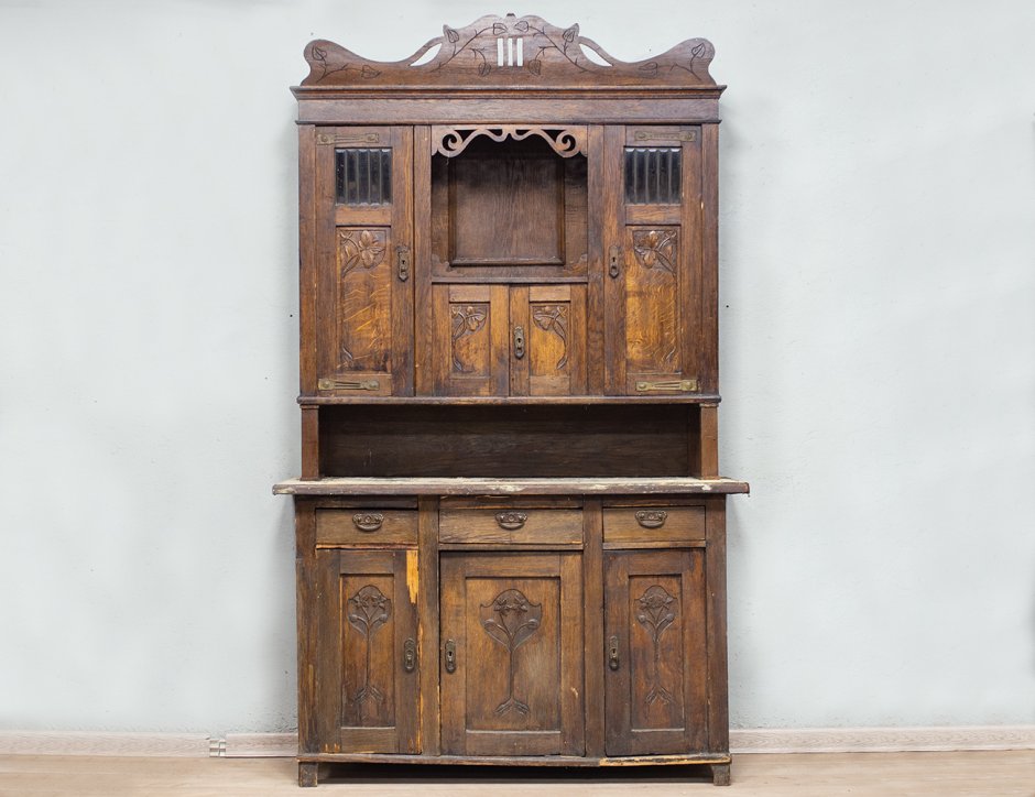 Дубовый буфет старинный Модерн