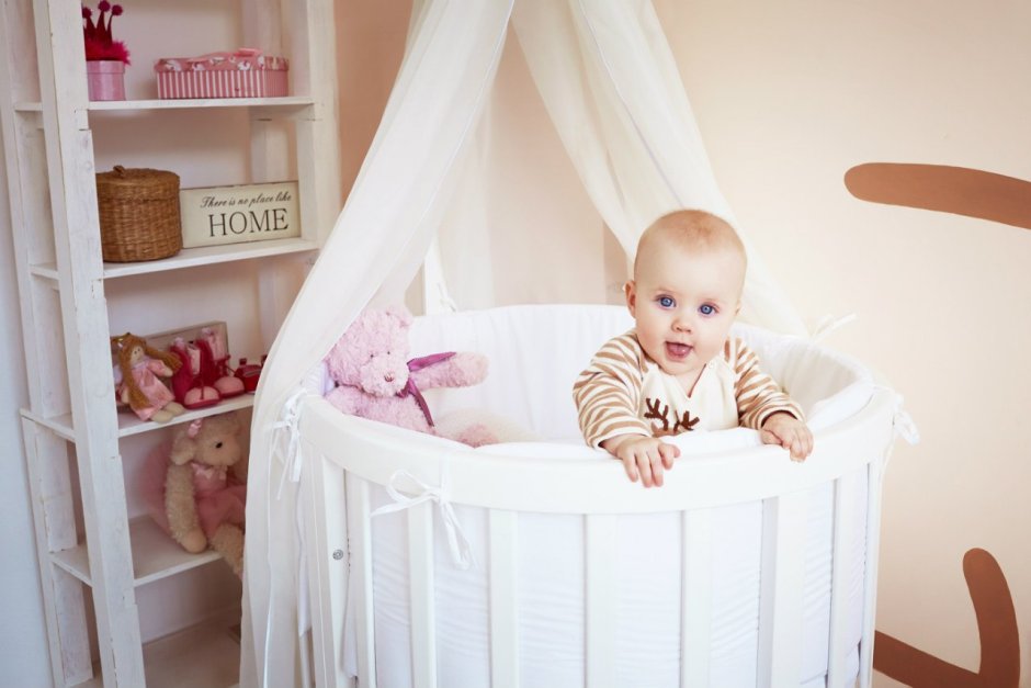 Детская кроватка для малышей