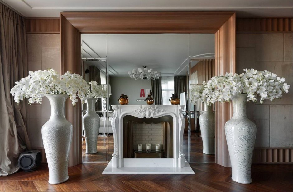 Ваза в интерьере гостиной