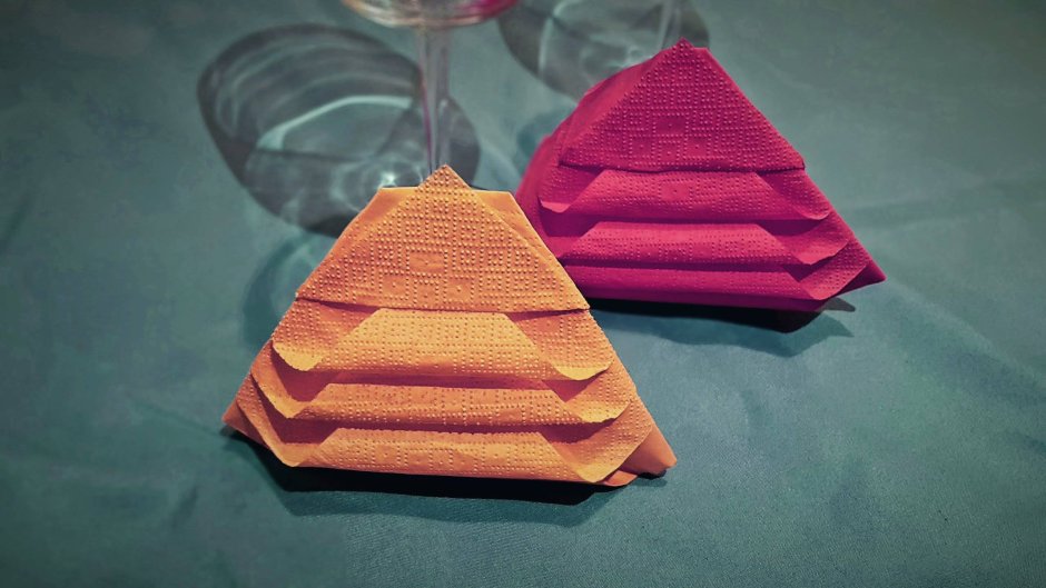 Красиво сложить салфетки