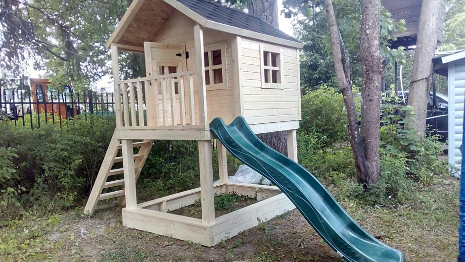 Детский домик с горкой своими руками