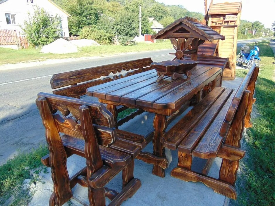 Удобная скамейка со спинкой