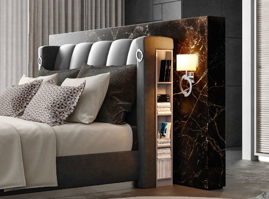 Полка над изголовьем кровати