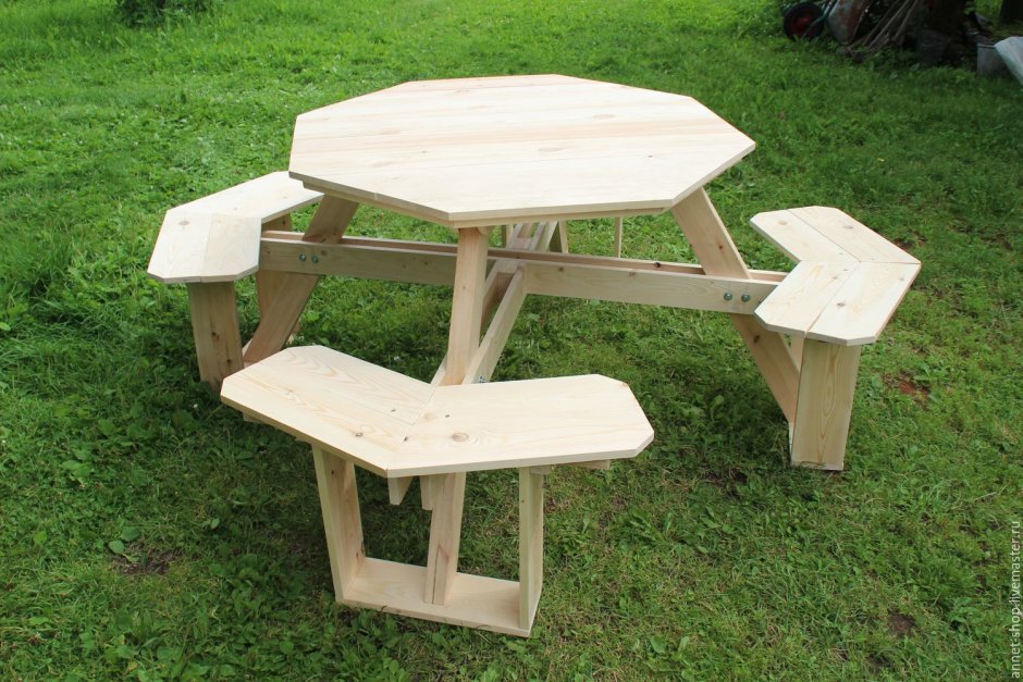 Садовый столик восьмиугольный