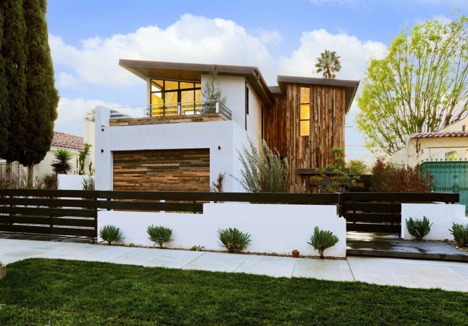 Двухэтажный дом в Лос Анджелесе Калифорния