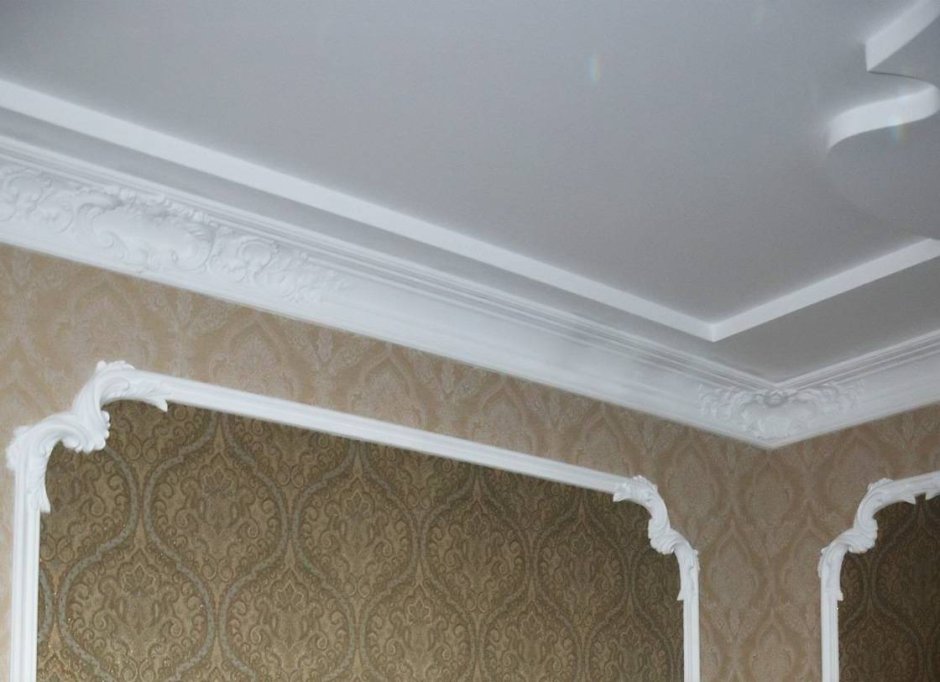 Плинтус потолочный bellodeco c14/130