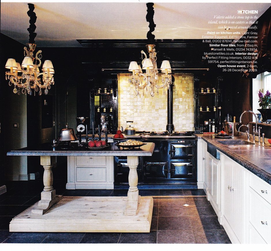 Деревянная кухня в готическом стиле