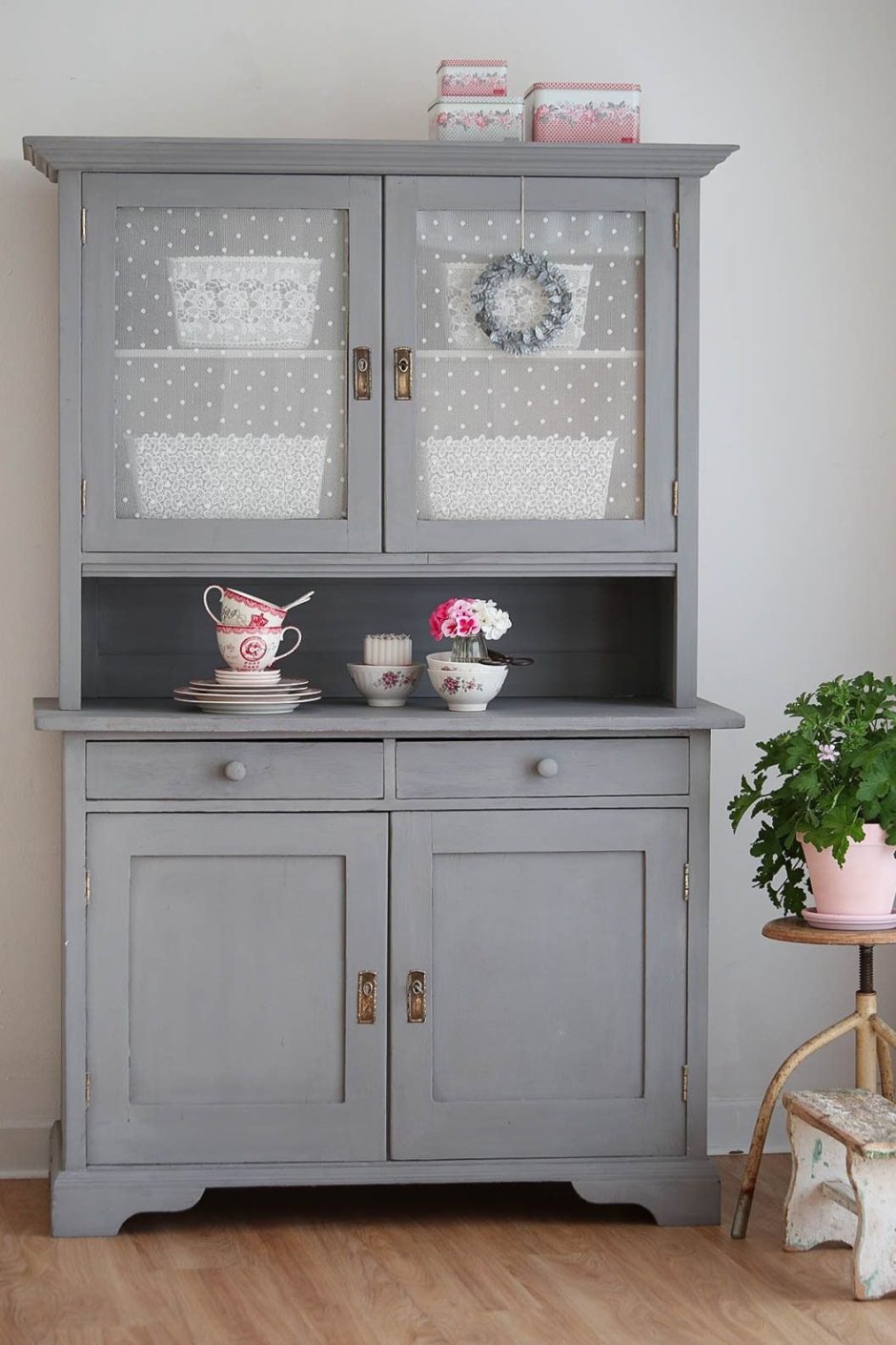 Старинный буфет