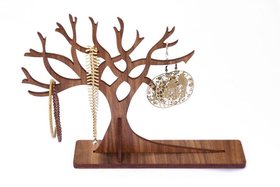 Декор из дерева на стену с фоторамками