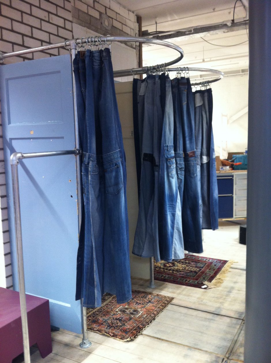 Примерочная из дерева