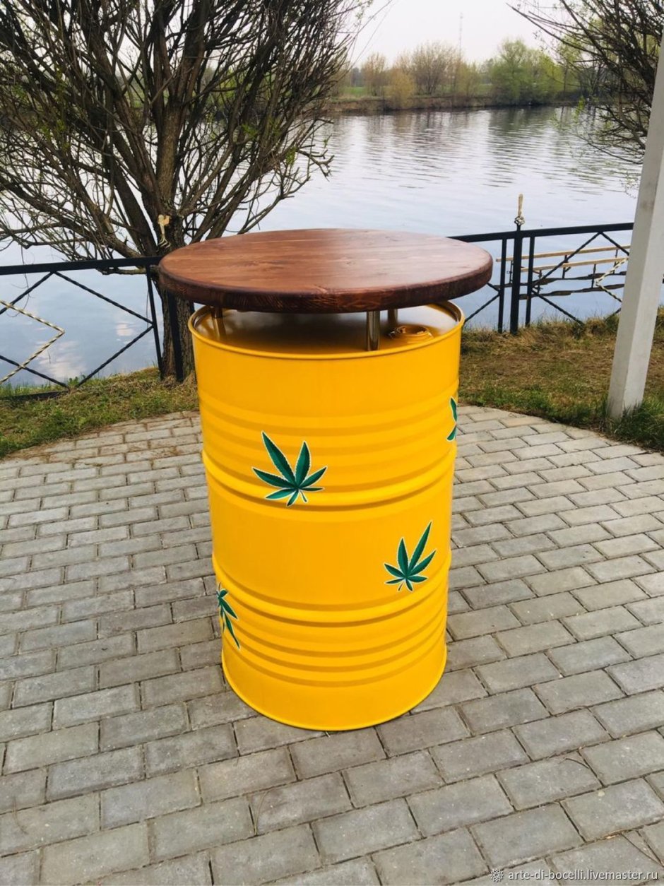 Стол из бочки деревянной