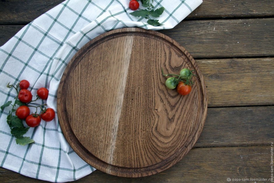 Пивной столик из дерева