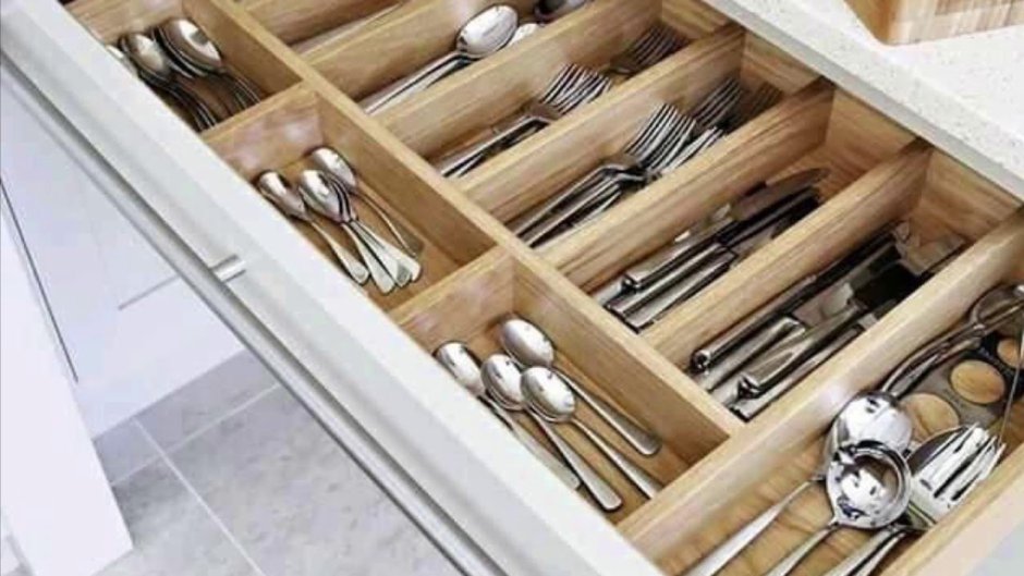 Кухня внутри шкафа