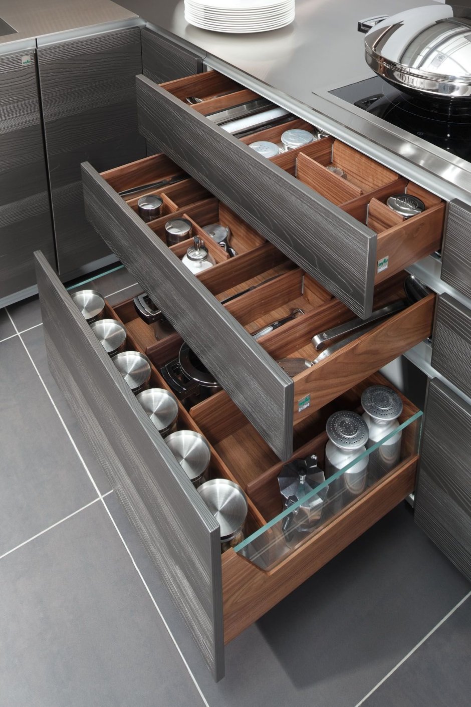 Выдвижной ящик для кастрюль