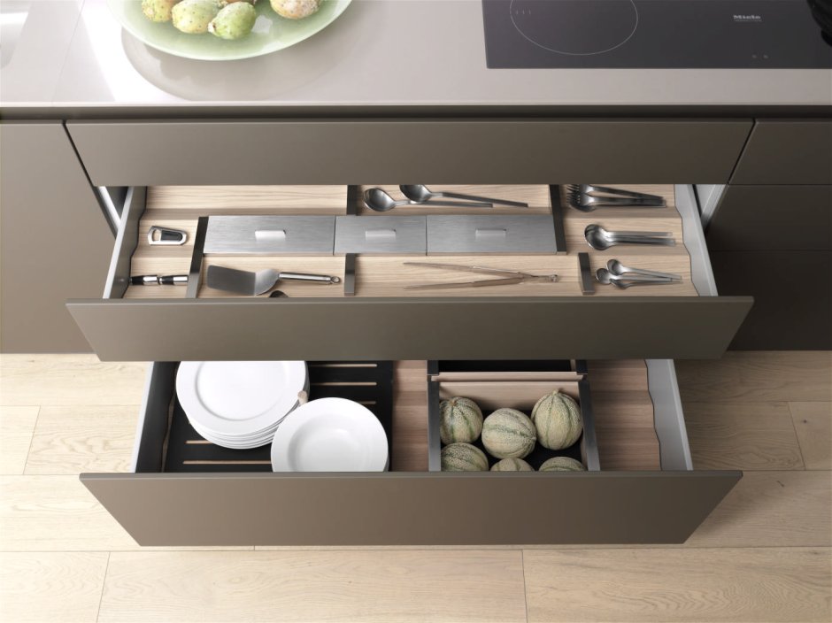 Скрытый ящик для столовых приборов Hettich