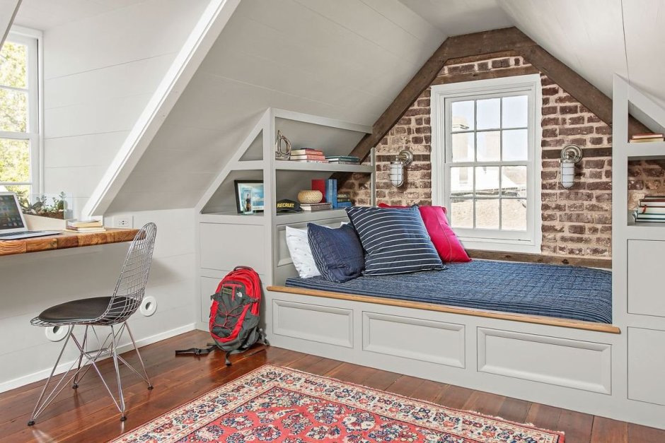 Комната на мансарде