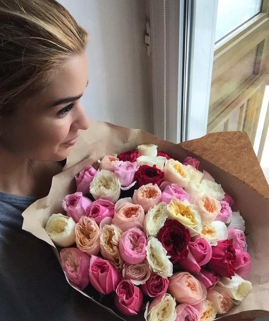 Фотосессия с букетом цветов