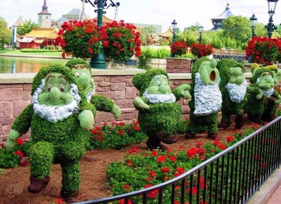 Топиарные фигуры на цветниках