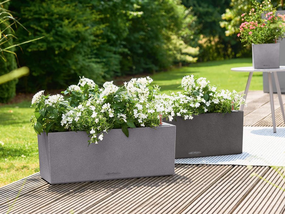 Вазоны уличные