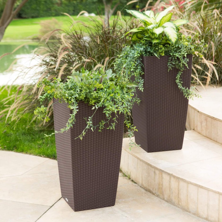 Вазоны уличные